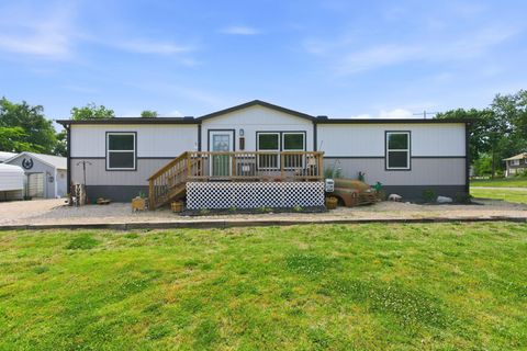 Mobile Home For Sale - 519 E 3rd St<br/> Eureka, KS 67045