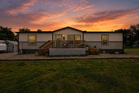 Mobile Home For Sale - 519 E 3rd St<br/> Eureka, KS 67045