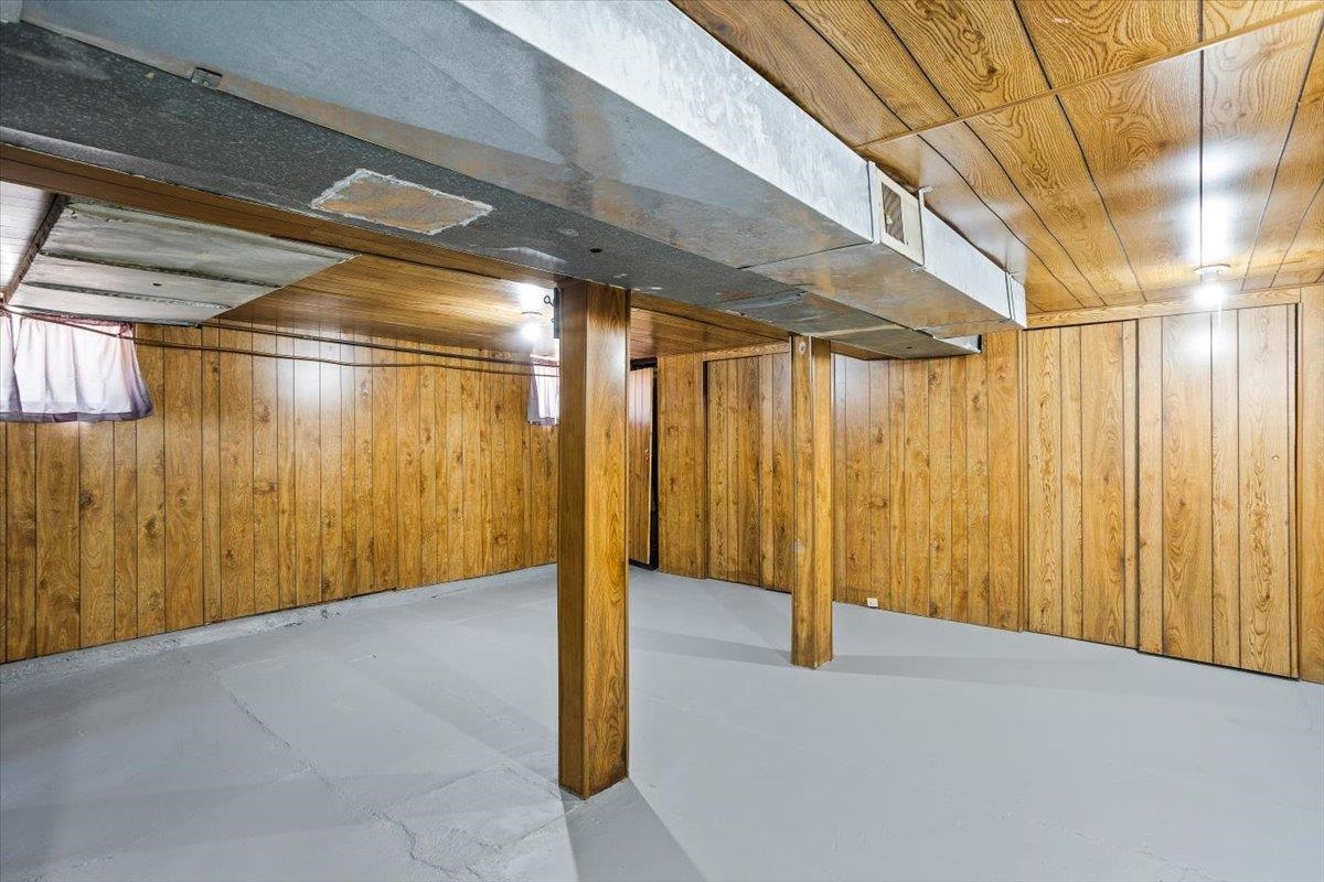 Wichita, Kansas 67213, United States, 2 Bedrooms Bedrooms, ,1 BathroomBathrooms,Residential,Pending,49135