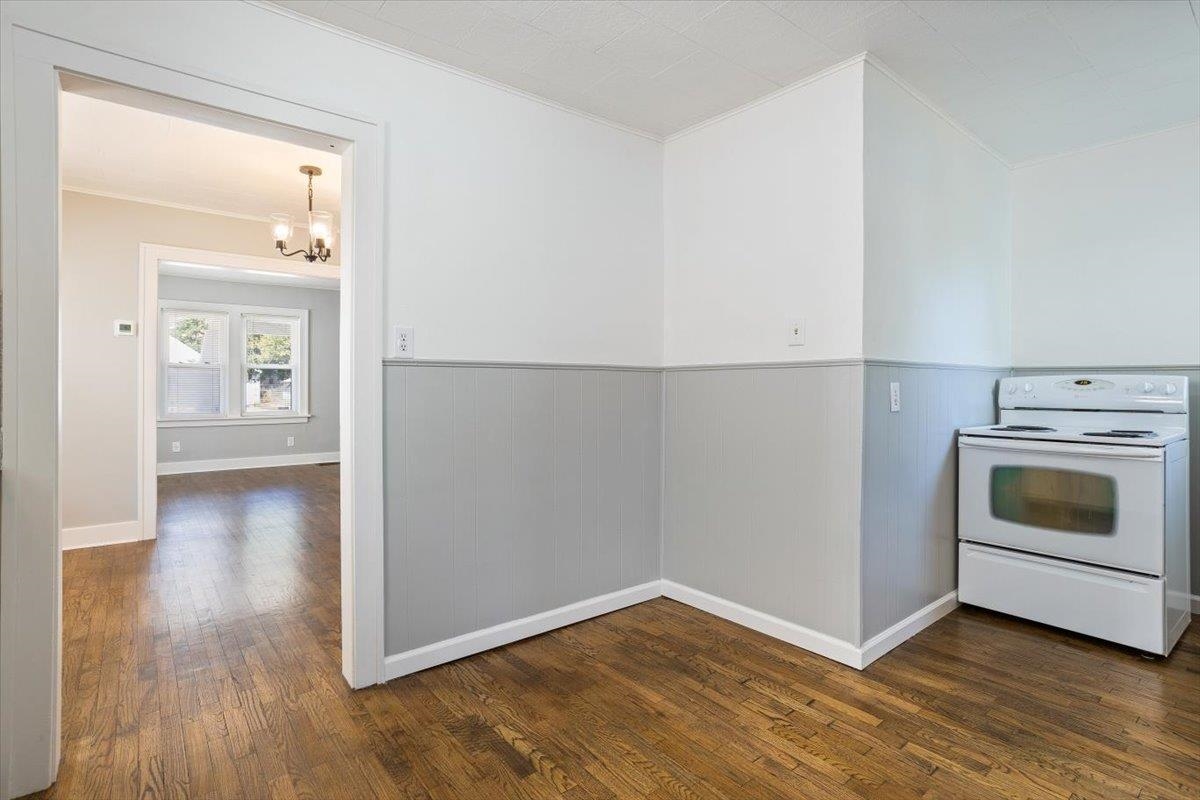 Wichita, Kansas 67213, United States, 2 Bedrooms Bedrooms, ,1 BathroomBathrooms,Residential,Pending,49135