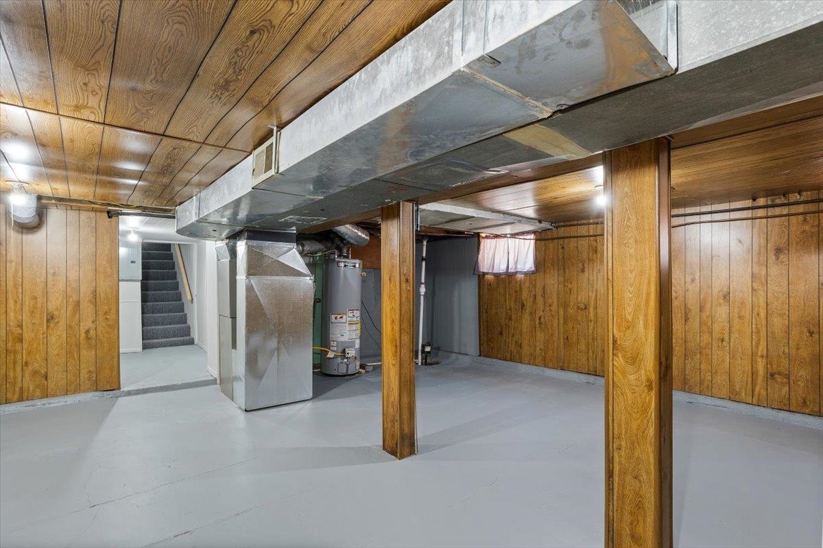 Wichita, Kansas 67213, United States, 2 Bedrooms Bedrooms, ,1 BathroomBathrooms,Residential,Pending,49135