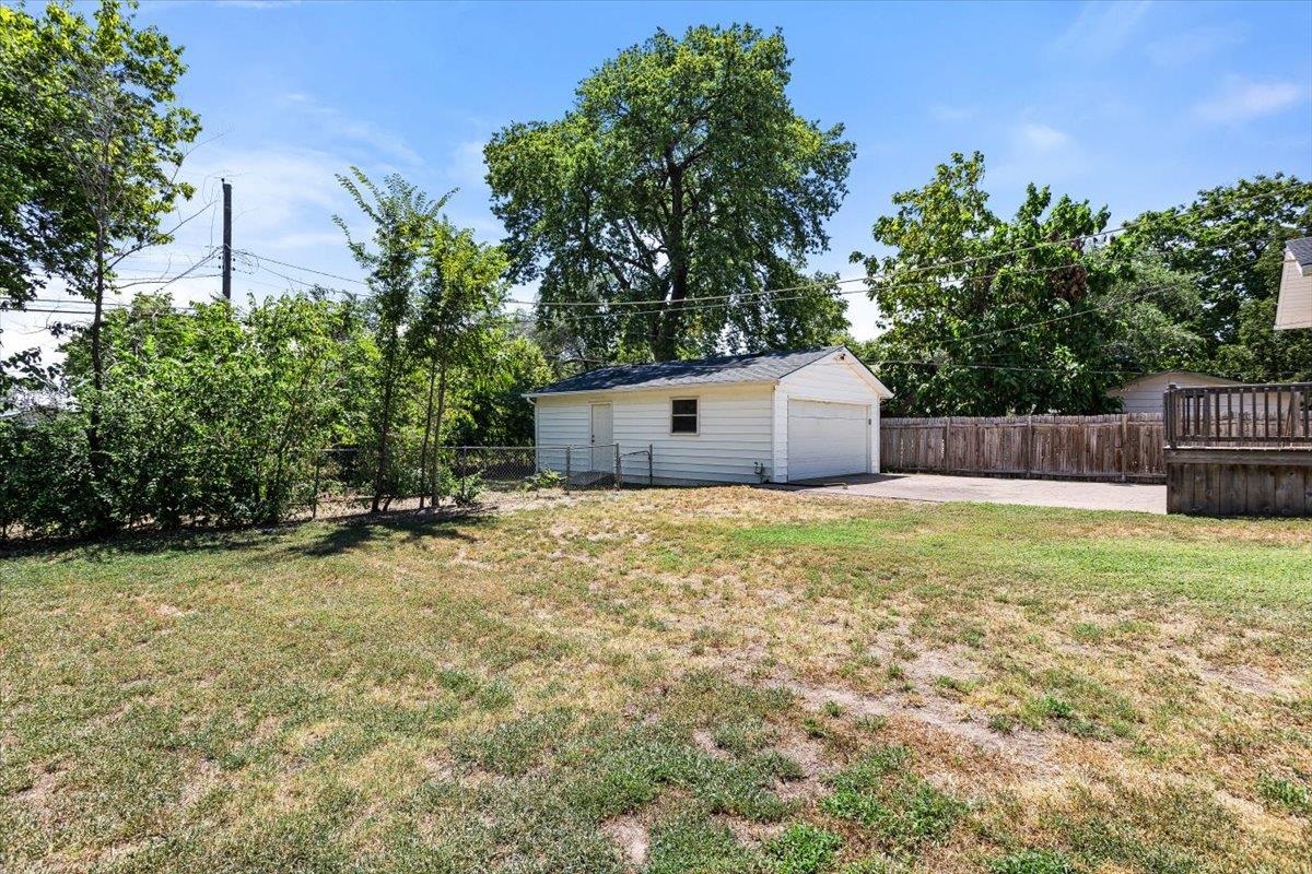 Wichita, Kansas 67213, United States, 2 Bedrooms Bedrooms, ,1 BathroomBathrooms,Residential,Pending,49135