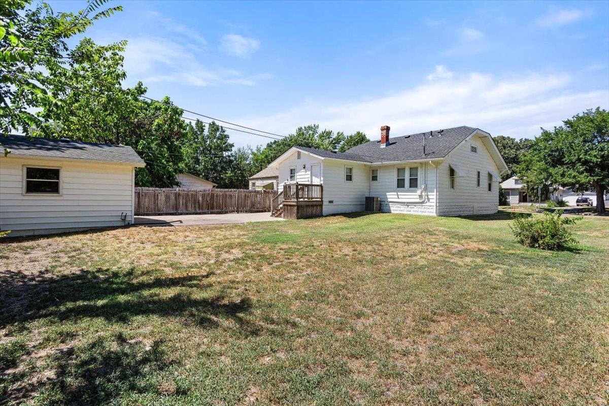 Wichita, Kansas 67213, United States, 2 Bedrooms Bedrooms, ,1 BathroomBathrooms,Residential,Pending,49135