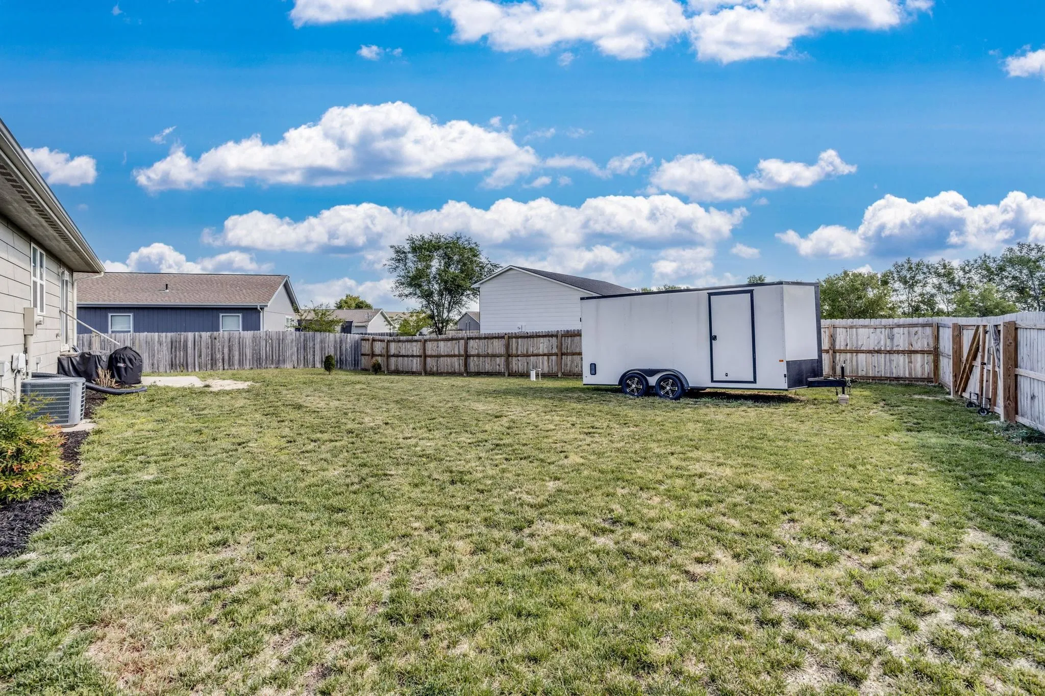 Hesston, Kansas 67062, United States, 2 Bedrooms Bedrooms, ,2 BathroomsBathrooms,Residential,Pending,139709