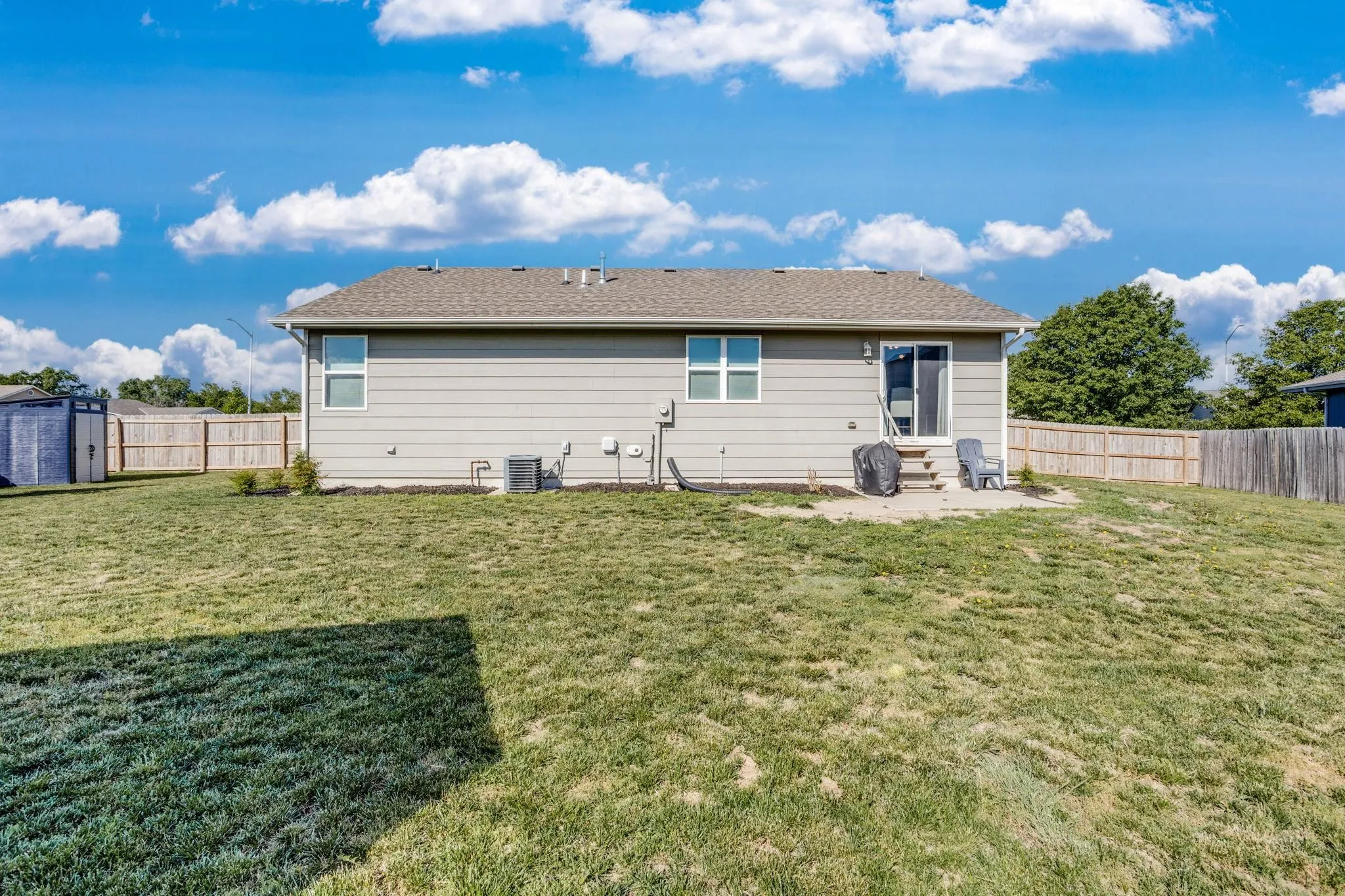 Hesston, Kansas 67062, United States, 2 Bedrooms Bedrooms, ,2 BathroomsBathrooms,Residential,Pending,139709