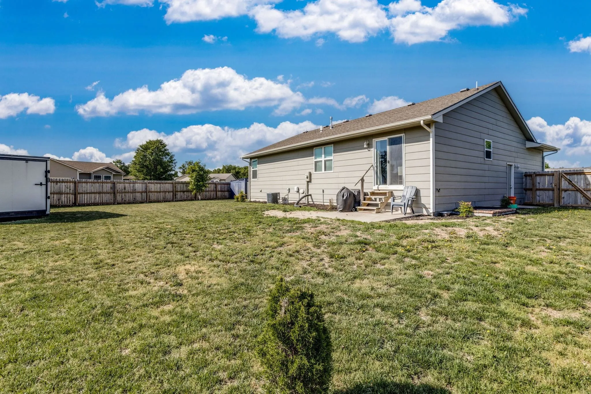 Hesston, Kansas 67062, United States, 2 Bedrooms Bedrooms, ,2 BathroomsBathrooms,Residential,Pending,139709