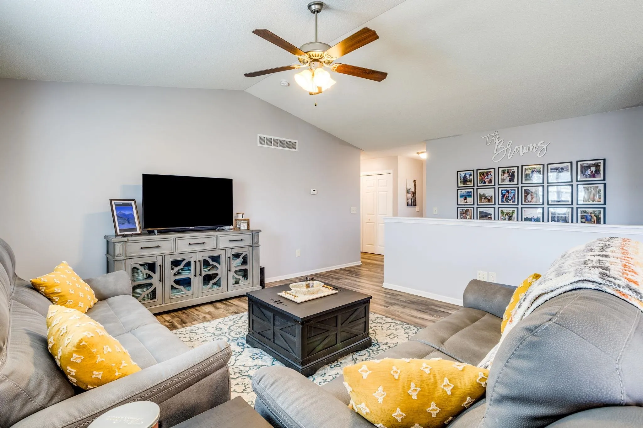 Hesston, Kansas 67062, United States, 2 Bedrooms Bedrooms, ,2 BathroomsBathrooms,Residential,Pending,139709