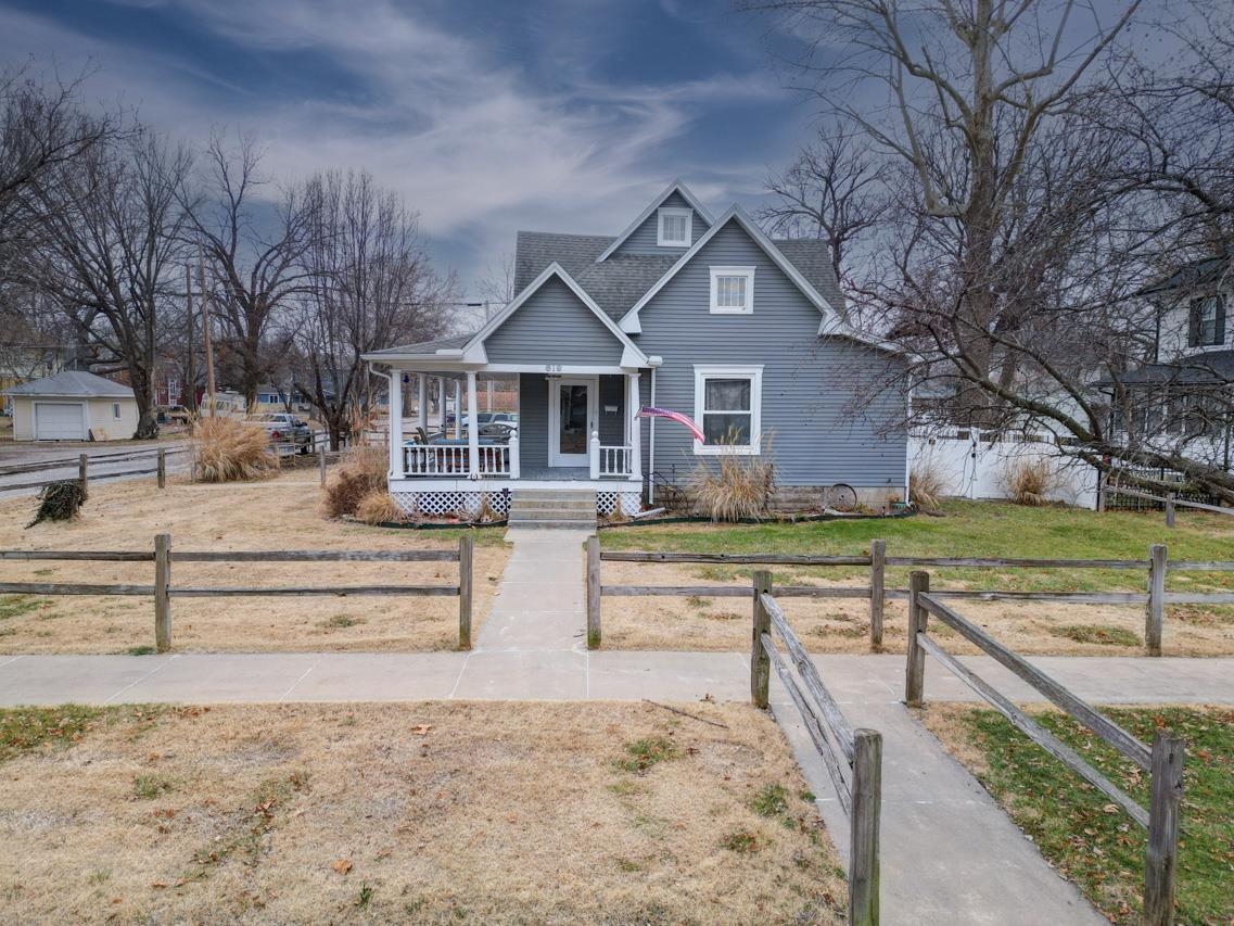619 E 10th Ave, Winfield, Kansas image 2