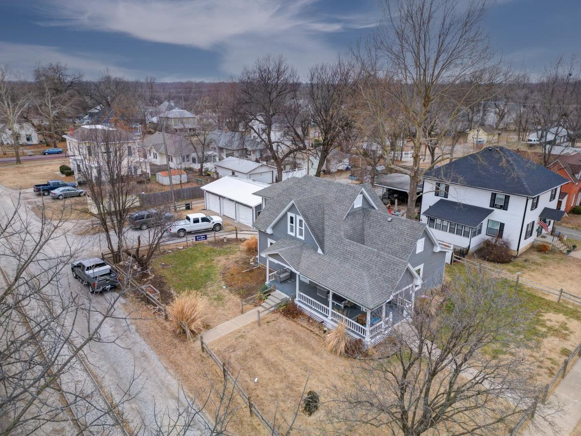 619 E 10th Ave, Winfield, Kansas image 3