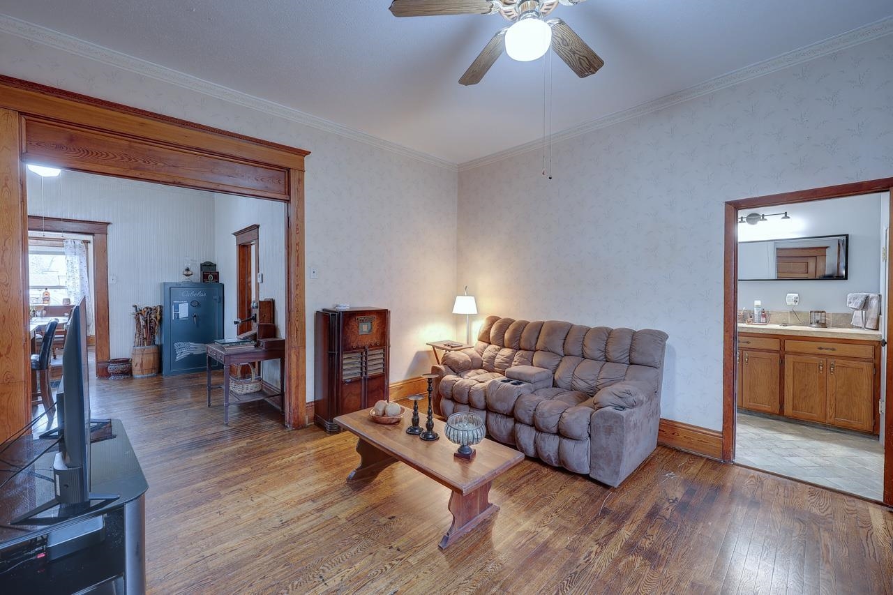 619 E 10th Ave, Winfield, Kansas image 11