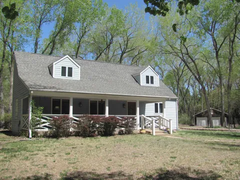 6008 E 69th Ave, Hutchinson, KS MLS: 654652