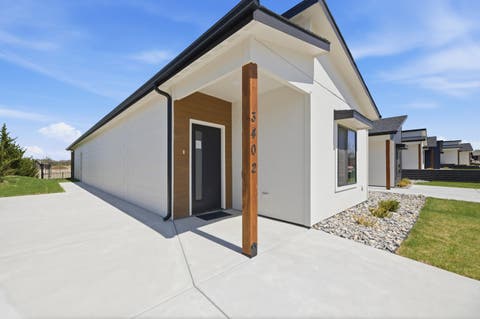 Townhouse For Sale - 3426 E Thunder St<br/> Sedgwick County, Wichita, KS 67220
