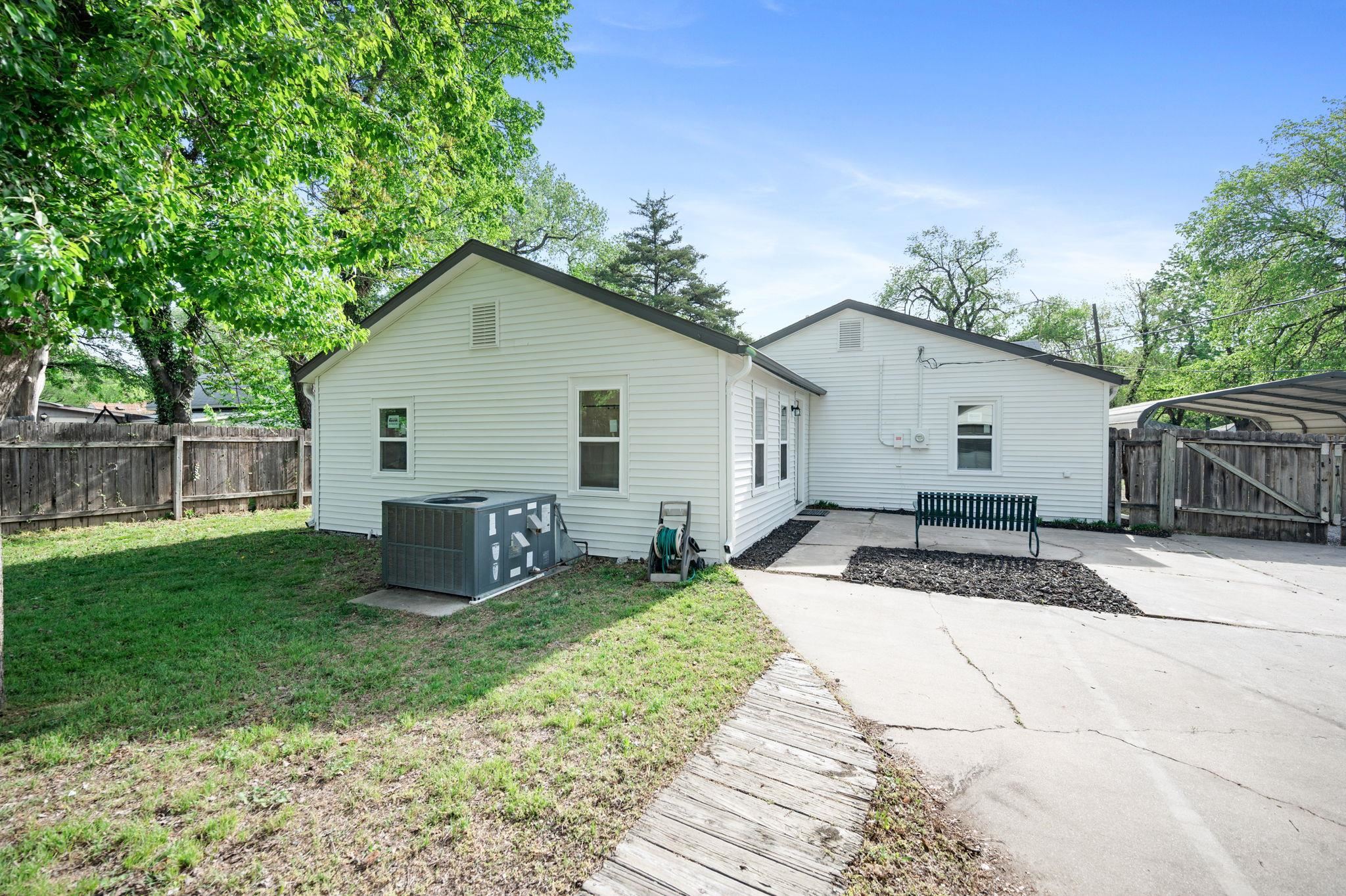 1129 S Bonn St, Wichita, Kansas image 27