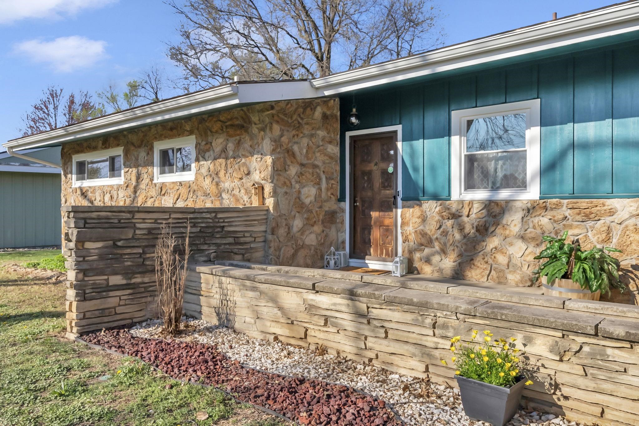 525 S Woodchuck Ln, Wichita, Kansas image 3