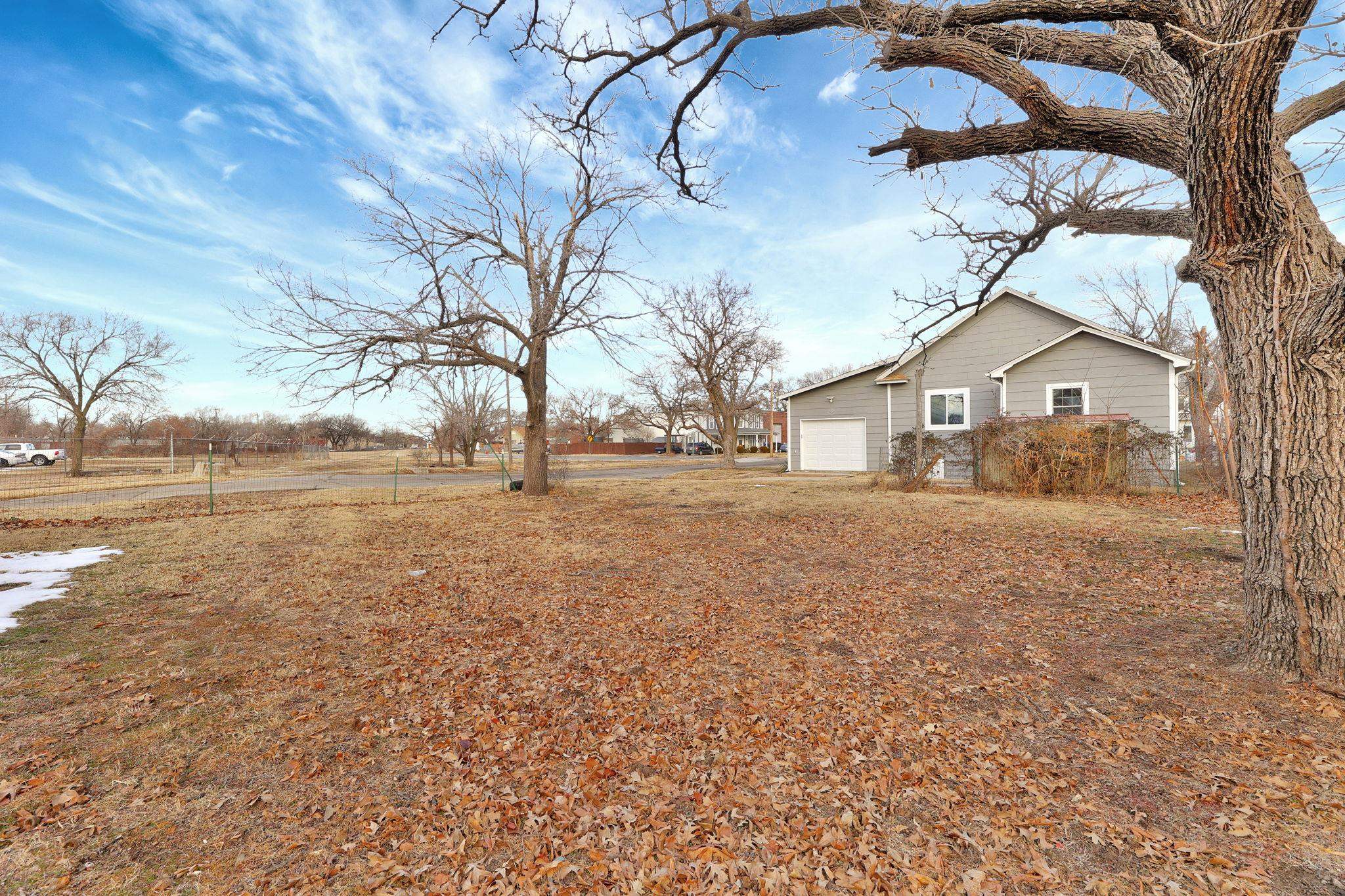 1423 W 1st St N St, Wichita, Kansas image 33