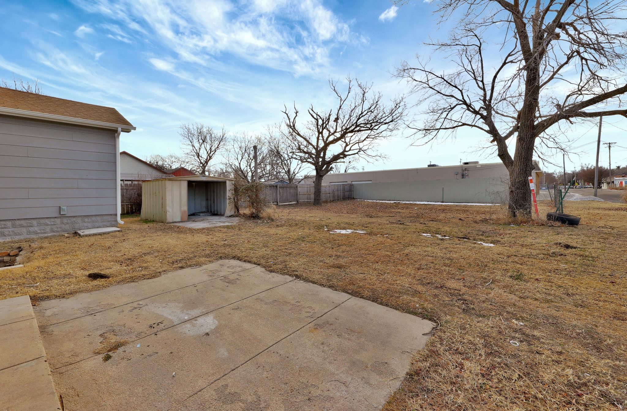 1423 W 1st St N St, Wichita, Kansas image 31