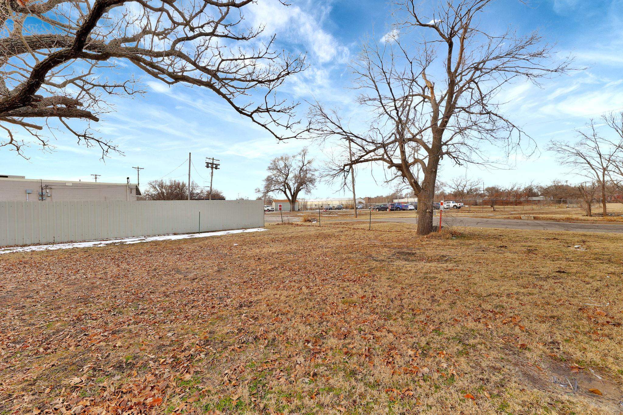 1423 W 1st St N St, Wichita, Kansas image 34