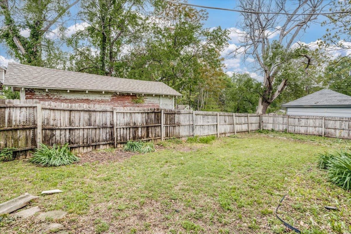 608 W 3rd Ave, El Dorado, Kansas image 22