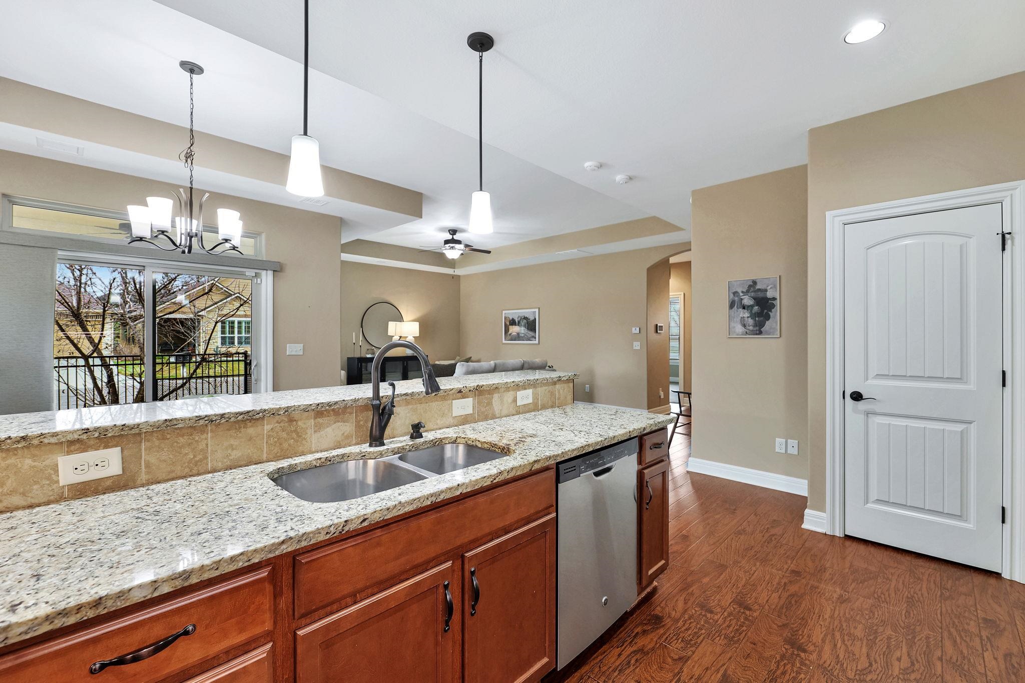 Wichita, Kansas 67235, United States, 2 Bedrooms Bedrooms, ,2 BathroomsBathrooms,Residential,Pending,63265