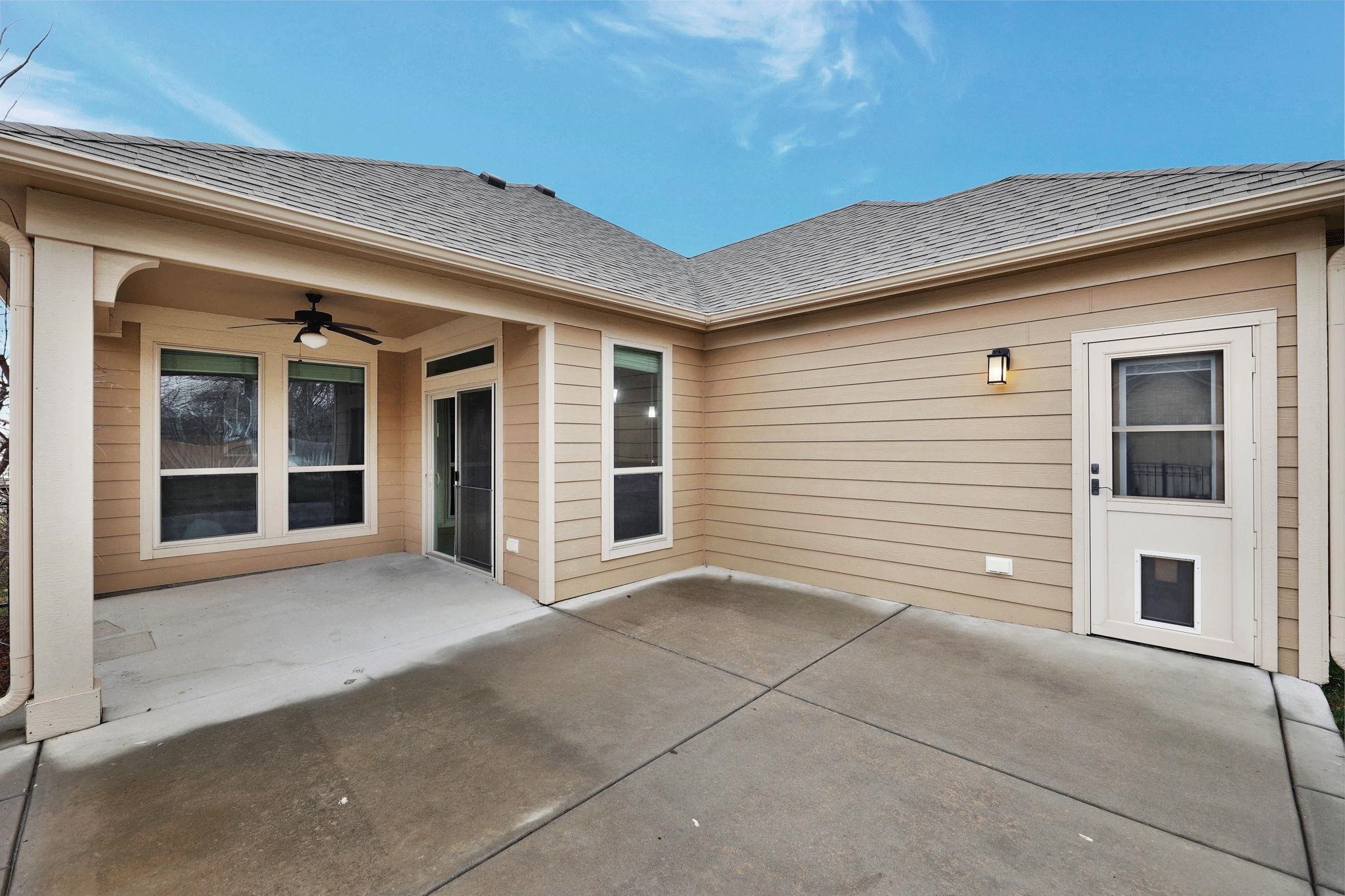 Wichita, Kansas 67235, United States, 2 Bedrooms Bedrooms, ,2 BathroomsBathrooms,Residential,Pending,63265