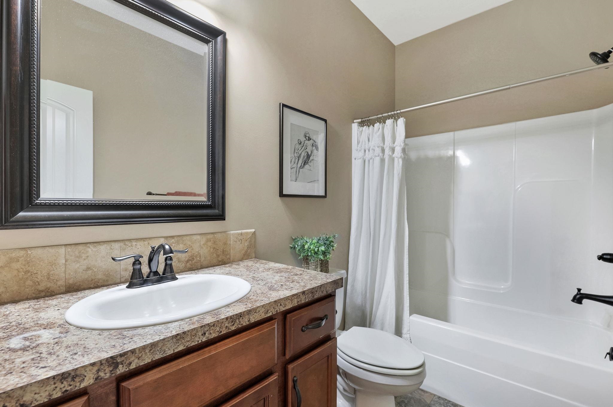 Wichita, Kansas 67235, United States, 2 Bedrooms Bedrooms, ,2 BathroomsBathrooms,Residential,Pending,63265