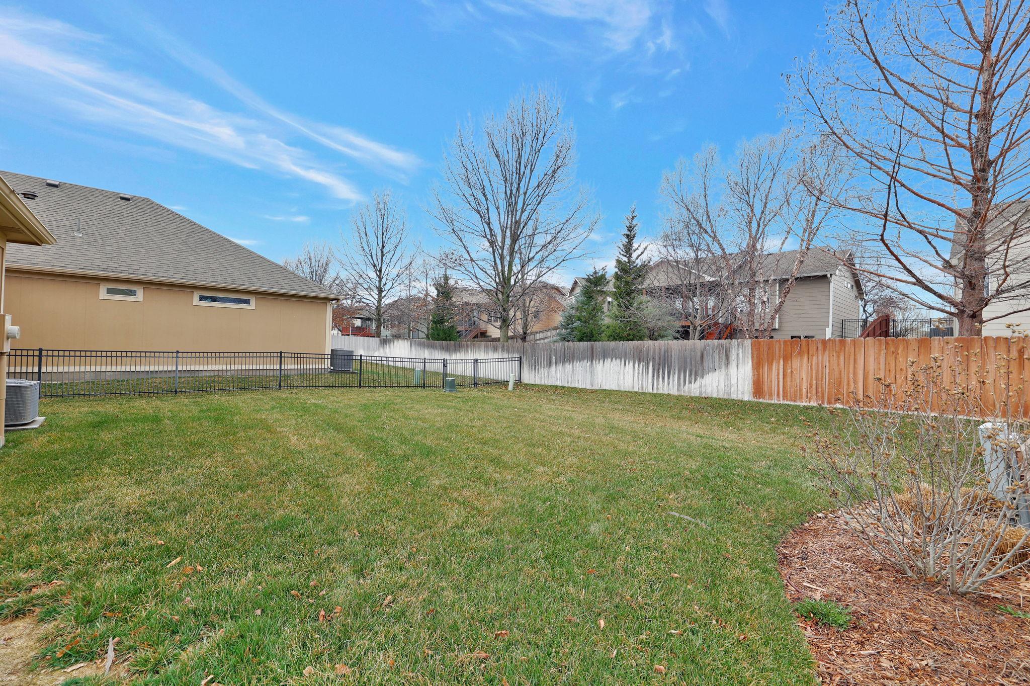 Wichita, Kansas 67235, United States, 2 Bedrooms Bedrooms, ,2 BathroomsBathrooms,Residential,Pending,63265