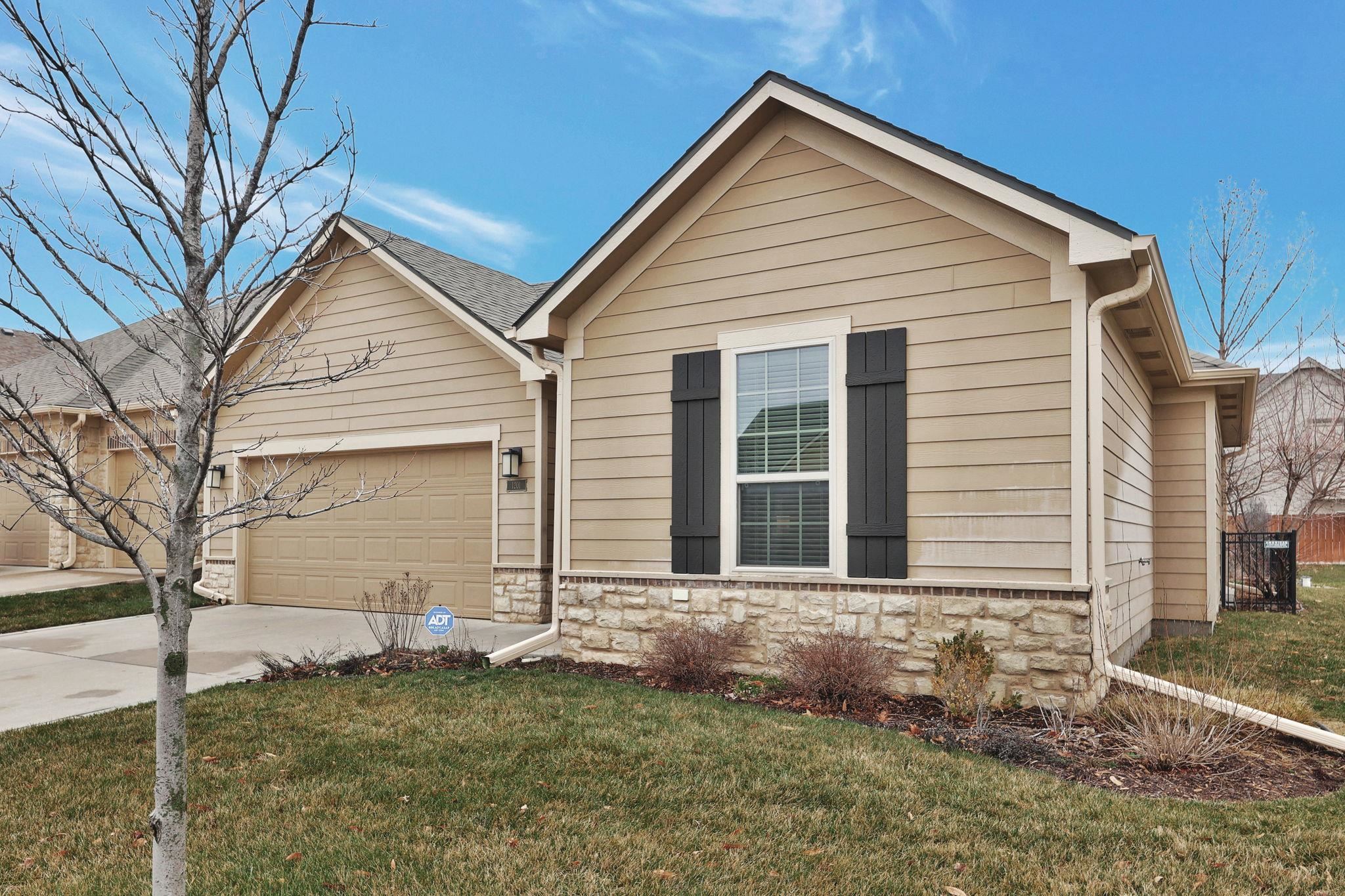 Wichita, Kansas 67235, United States, 2 Bedrooms Bedrooms, ,2 BathroomsBathrooms,Residential,Pending,63265