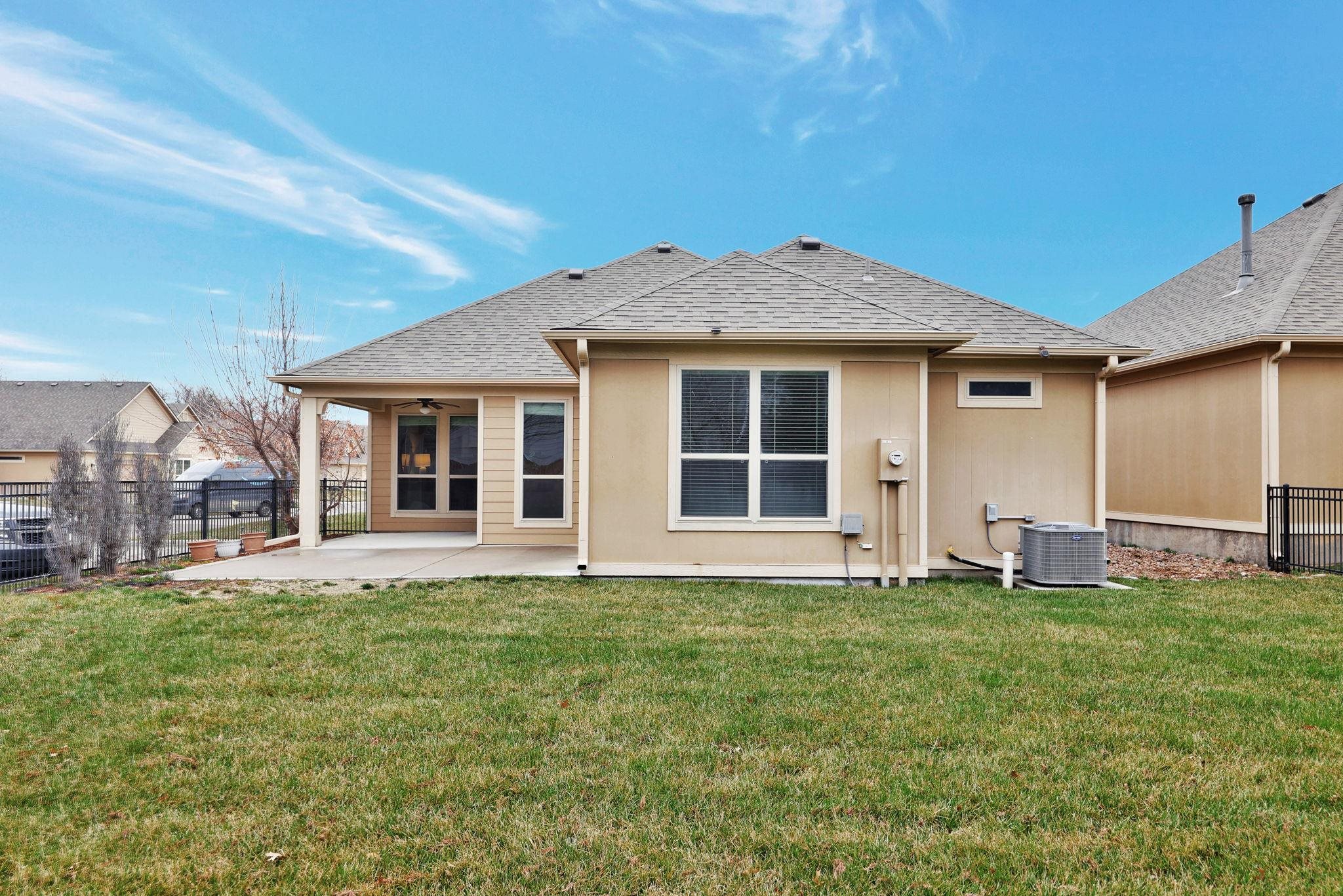 Wichita, Kansas 67235, United States, 2 Bedrooms Bedrooms, ,2 BathroomsBathrooms,Residential,Pending,63265