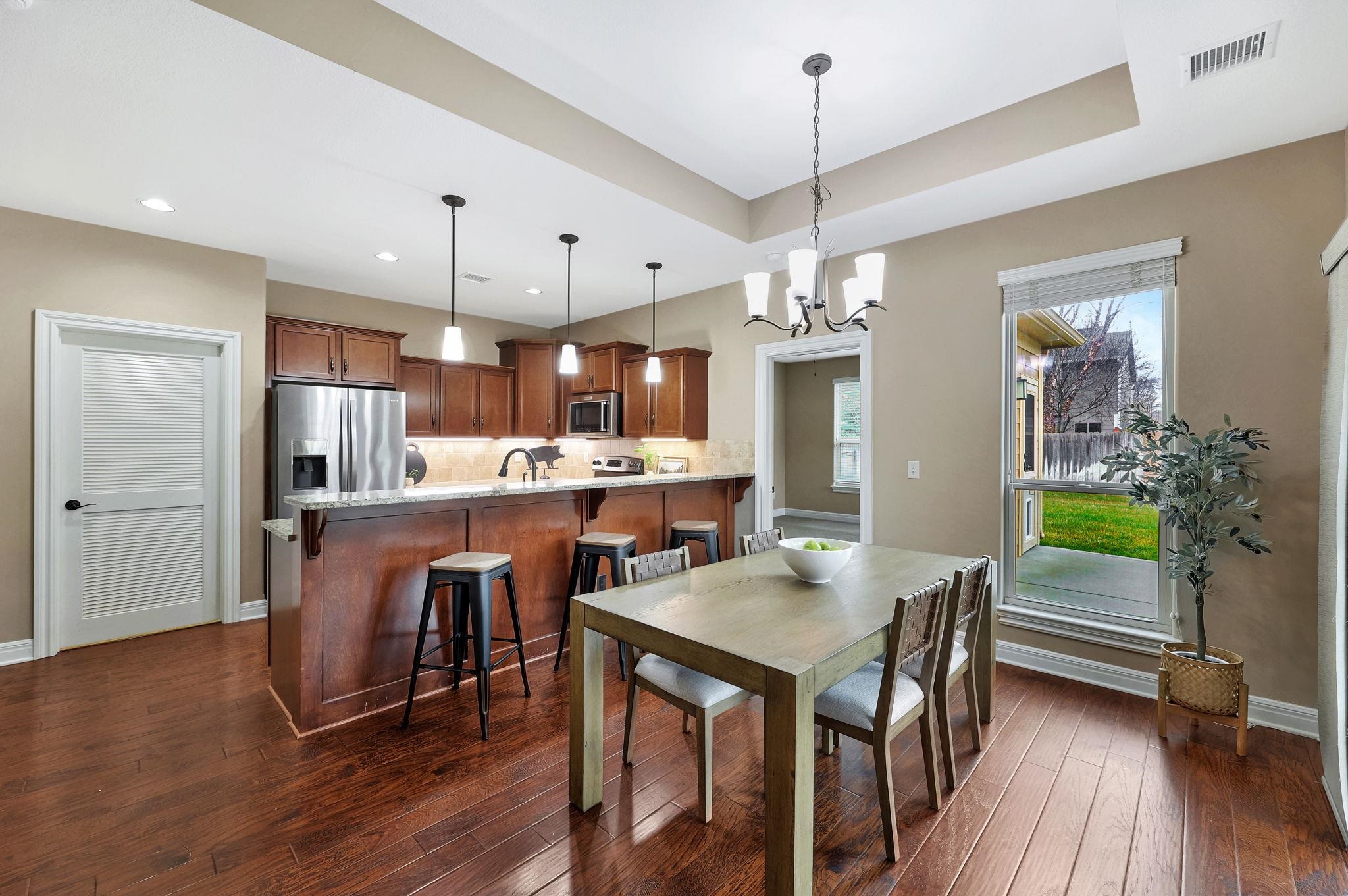 Wichita, Kansas 67235, United States, 2 Bedrooms Bedrooms, ,2 BathroomsBathrooms,Residential,Pending,63265