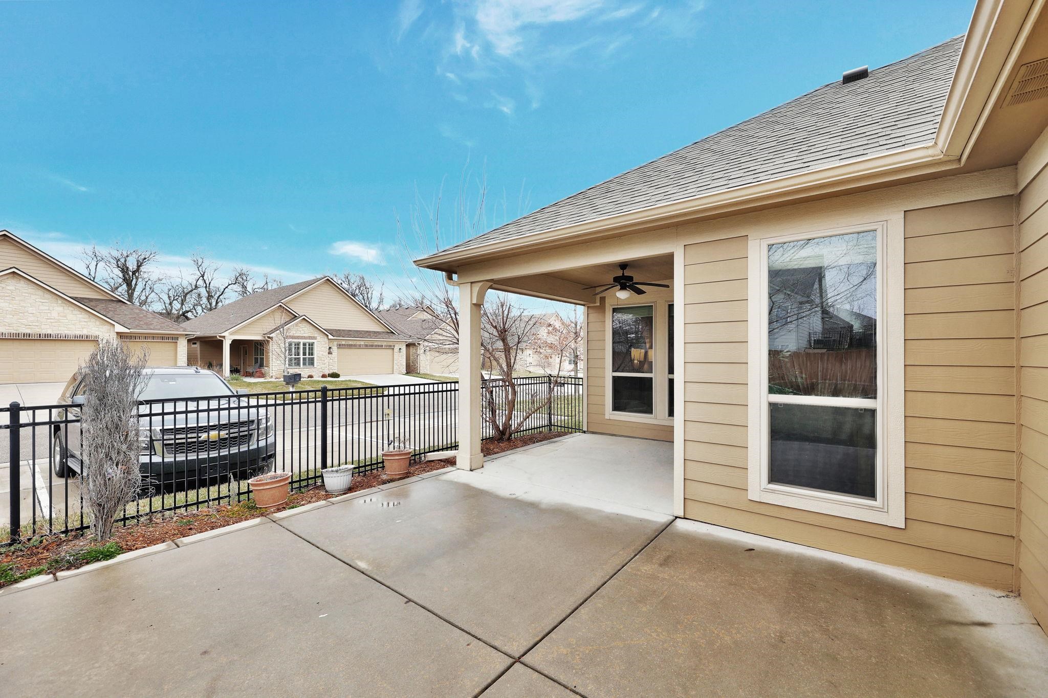 Wichita, Kansas 67235, United States, 2 Bedrooms Bedrooms, ,2 BathroomsBathrooms,Residential,Pending,63265