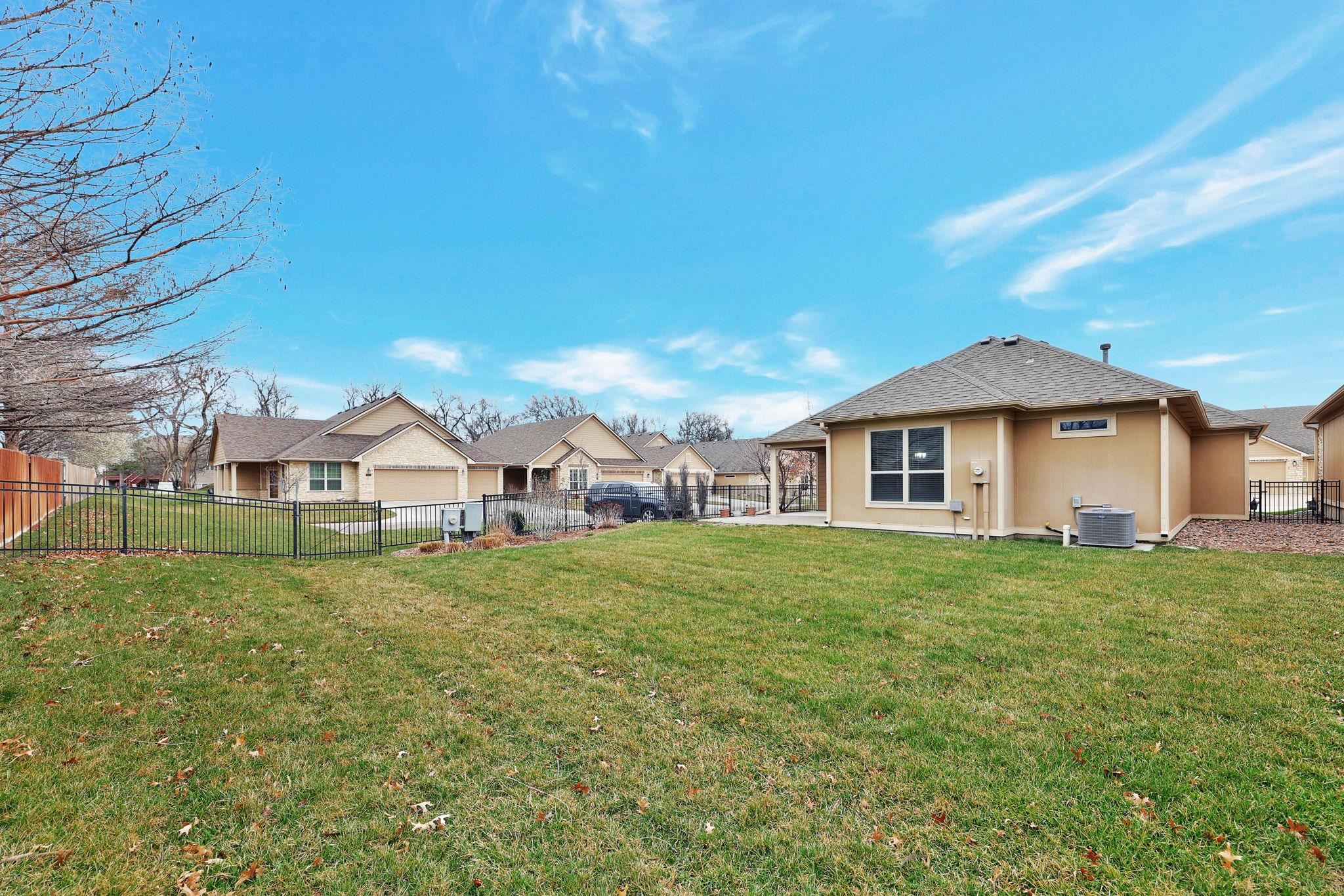 Wichita, Kansas 67235, United States, 2 Bedrooms Bedrooms, ,2 BathroomsBathrooms,Residential,Pending,63265