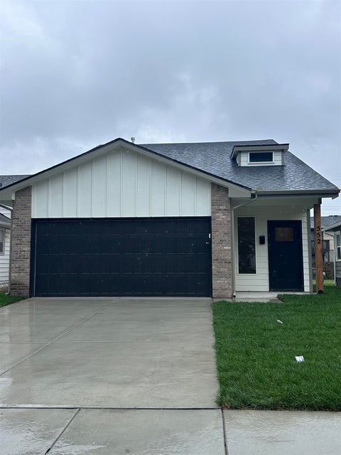 Homes For Sale - 552 N Dellrose Ave<br/> Wichita, KS 67208