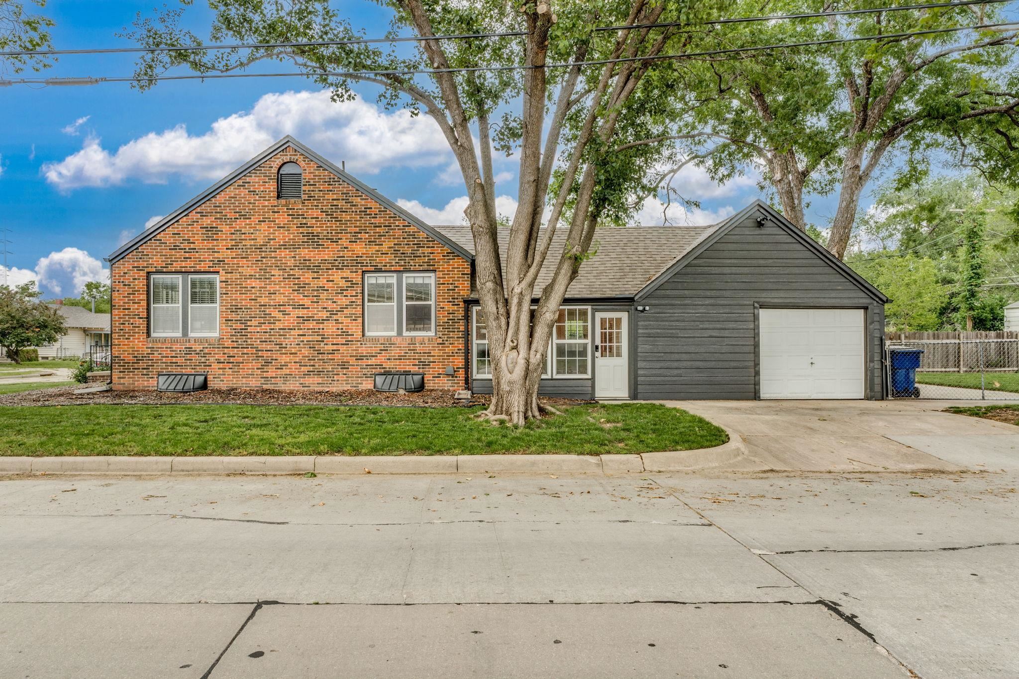 556 S Poplar St, Wichita, Kansas image 26
