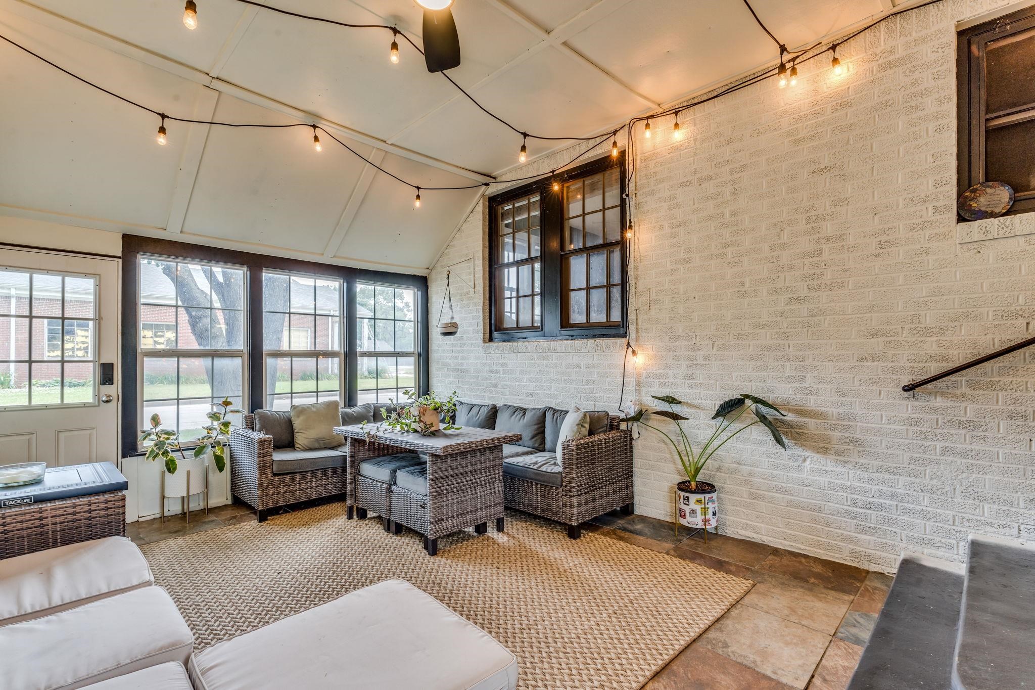 556 S Poplar St, Wichita, Kansas image 17