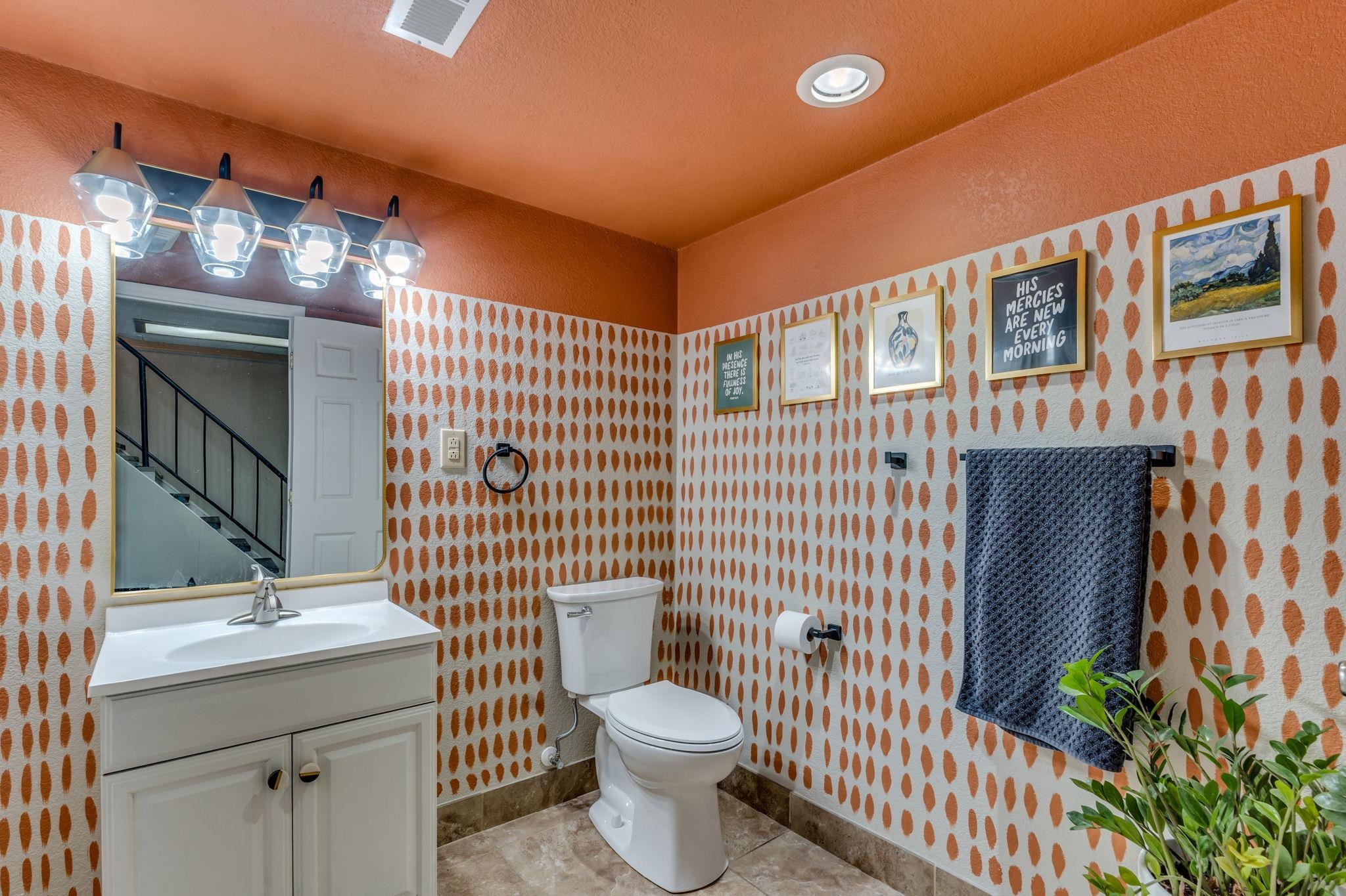 556 S Poplar St, Wichita, Kansas image 22