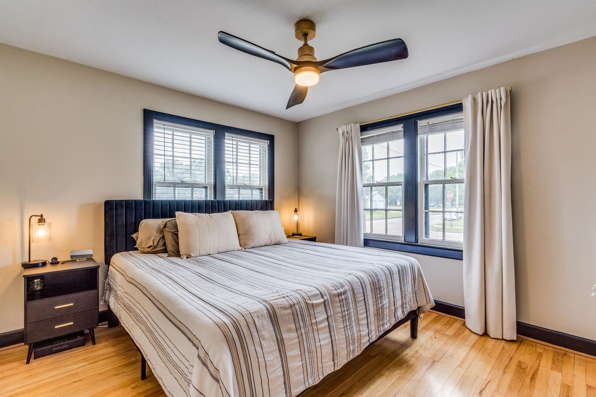 556 S Poplar St, Wichita, Kansas image 12