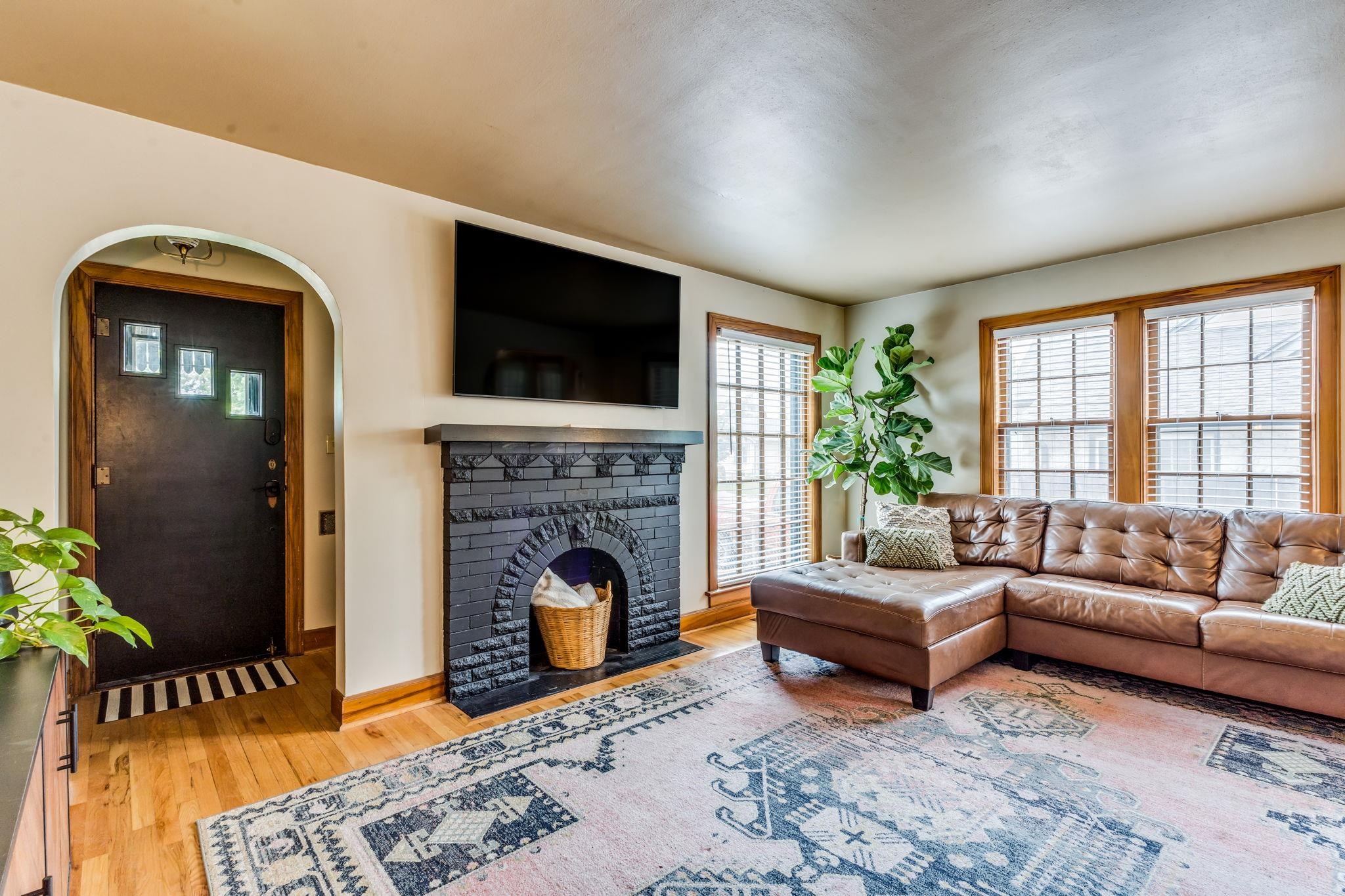 556 S Poplar St, Wichita, Kansas image 3