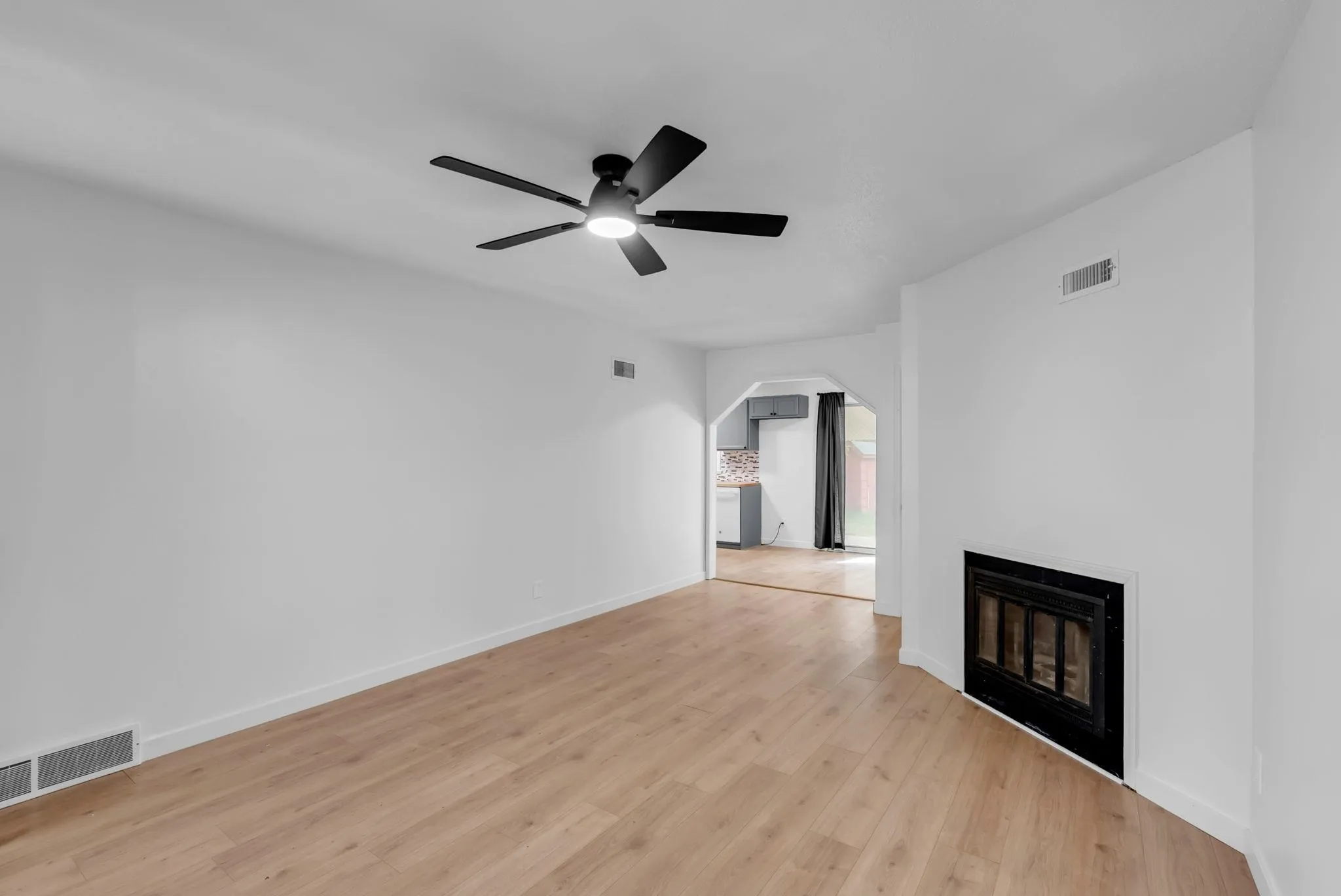 Wichita, Kansas 67218, United States, 2 Bedrooms Bedrooms, ,1 BathroomBathrooms,Residential,Active,227477