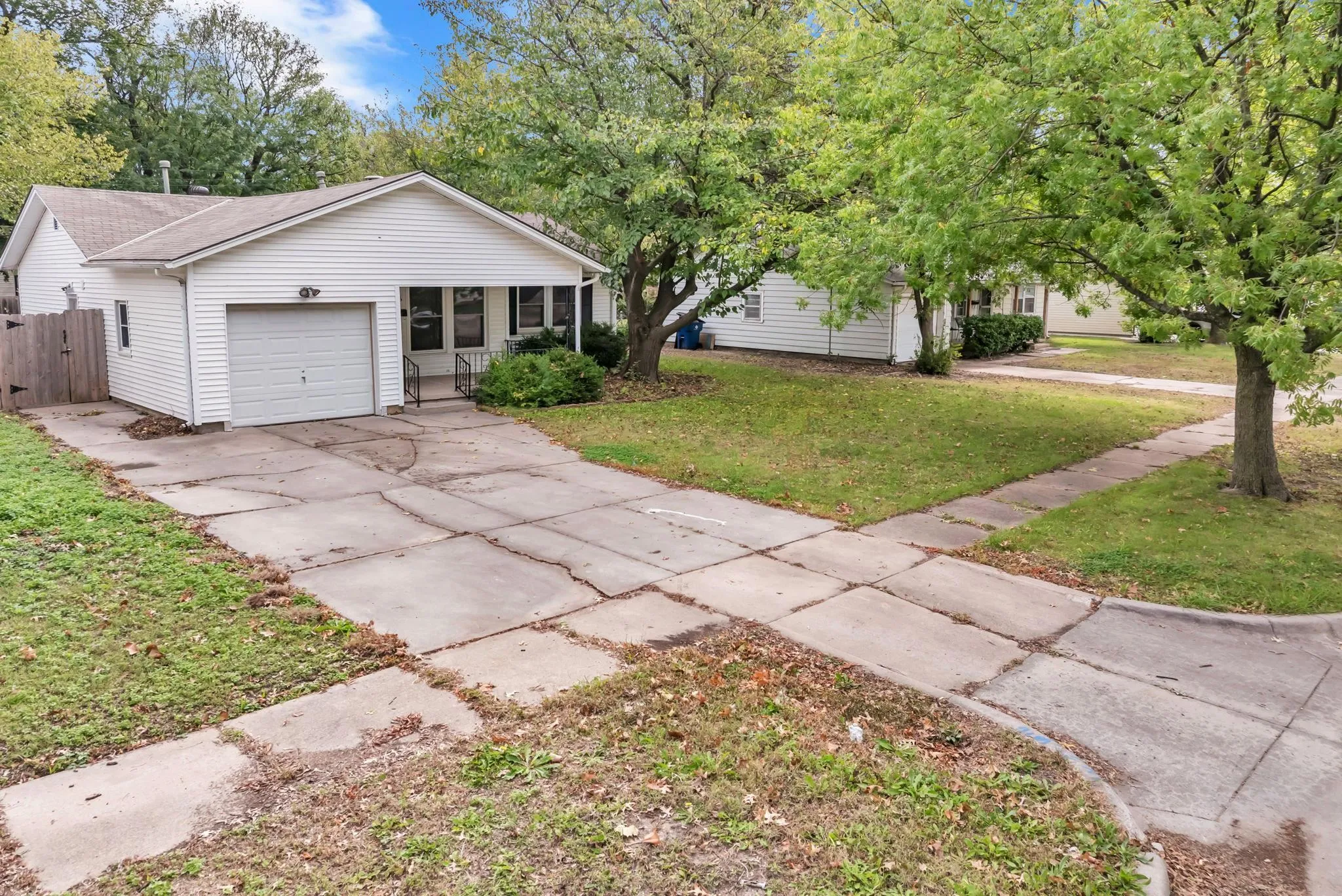 Wichita, Kansas 67218, United States, 2 Bedrooms Bedrooms, ,1 BathroomBathrooms,Residential,Active,227477