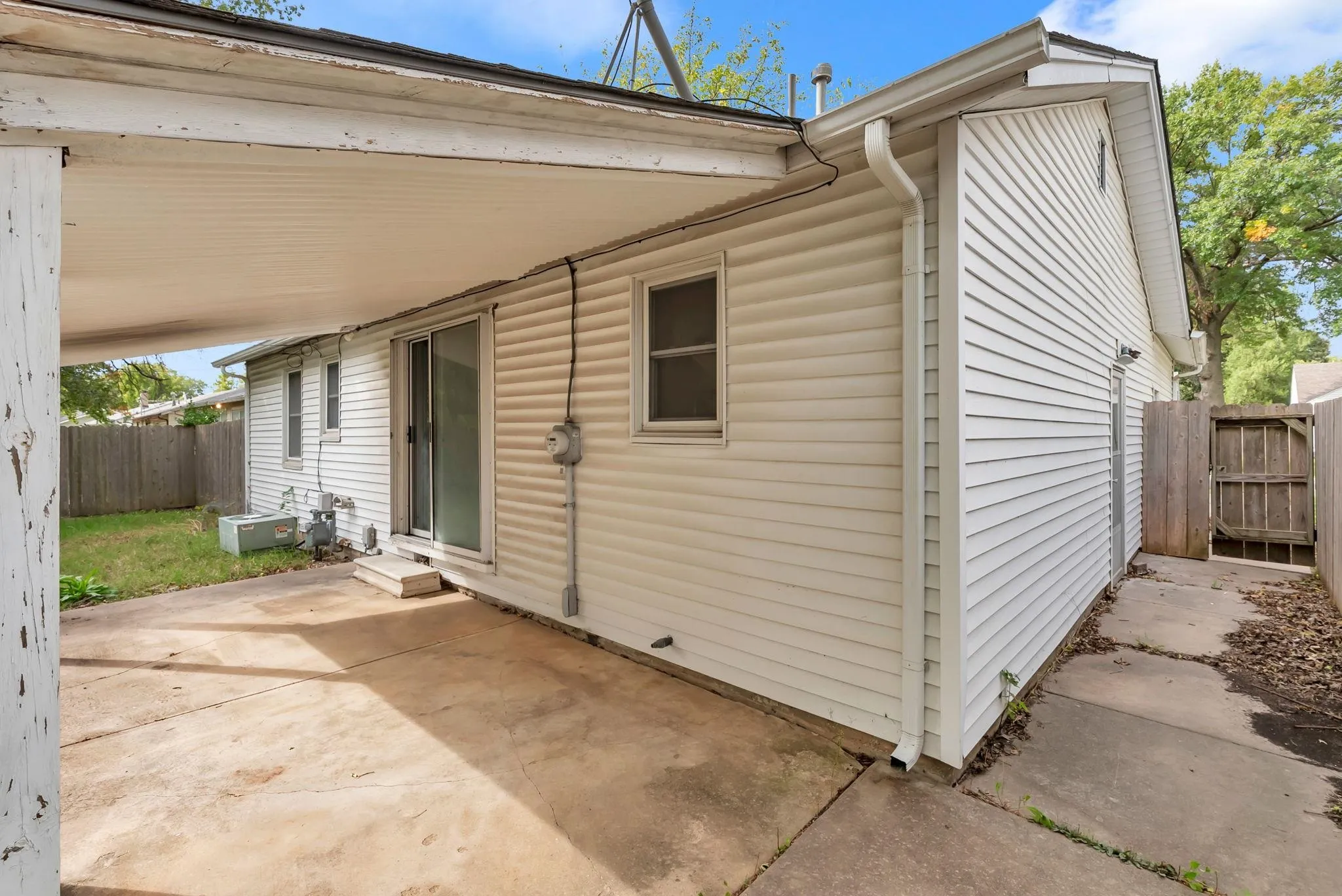 Wichita, Kansas 67218, United States, 2 Bedrooms Bedrooms, ,1 BathroomBathrooms,Residential,Active,227477