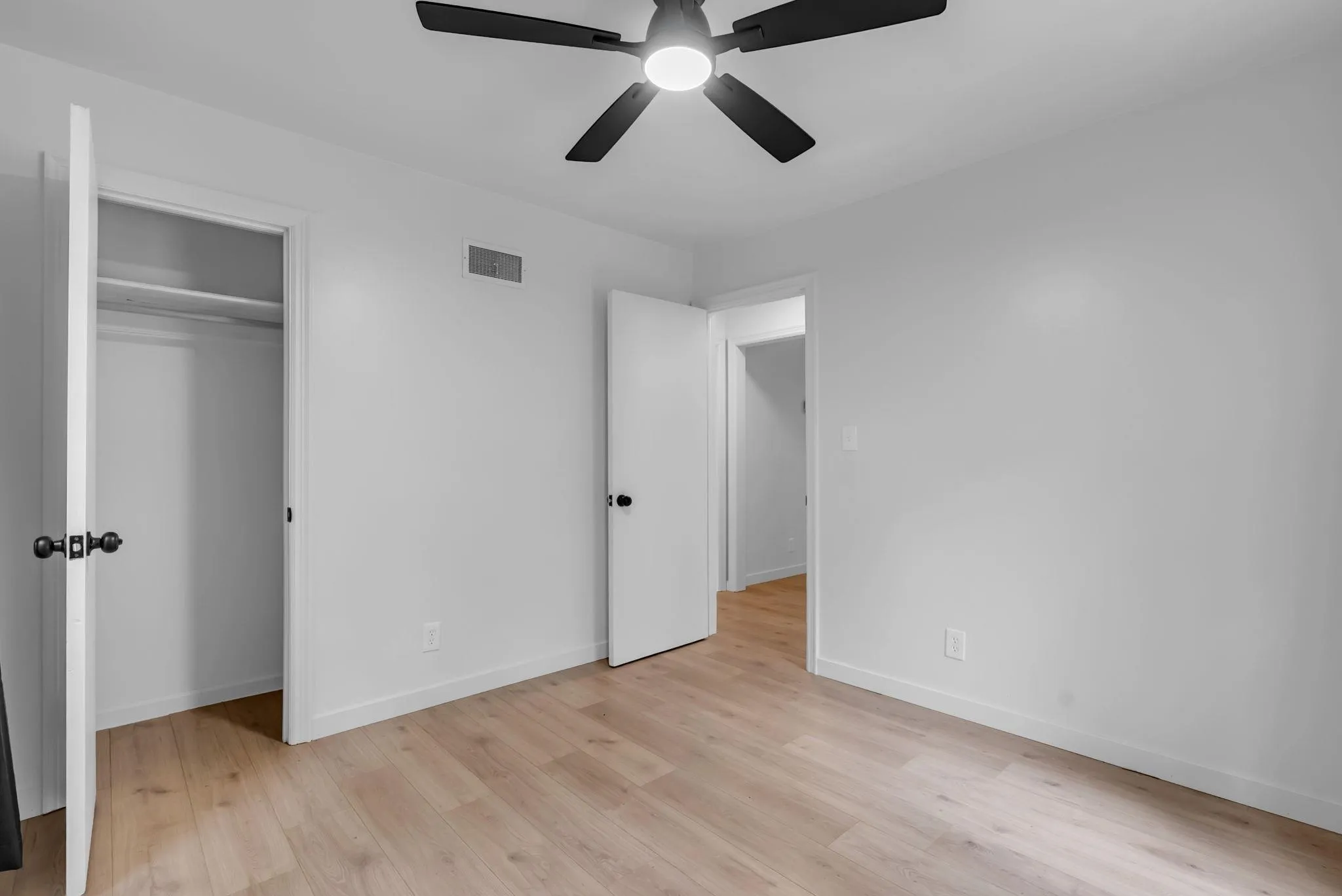 Wichita, Kansas 67218, United States, 2 Bedrooms Bedrooms, ,1 BathroomBathrooms,Residential,Active,227477