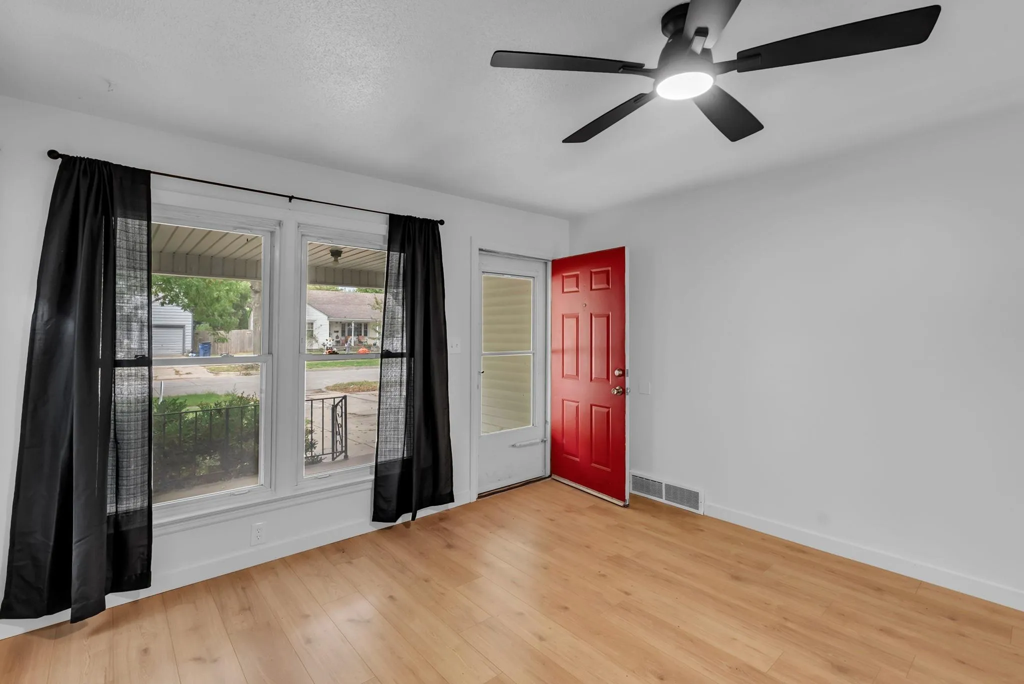 Wichita, Kansas 67218, United States, 2 Bedrooms Bedrooms, ,1 BathroomBathrooms,Residential,Active,227477