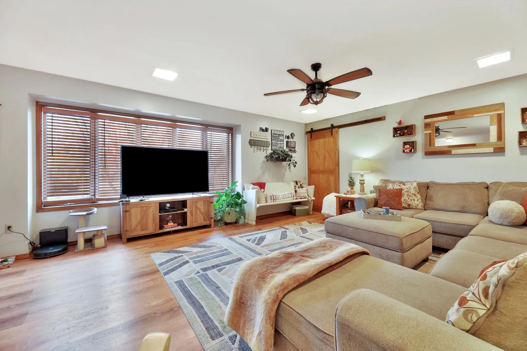 Augusta, Kansas 67010, United States, 3 Bedrooms Bedrooms, ,3 BathroomsBathrooms,Residential,Pending,16848