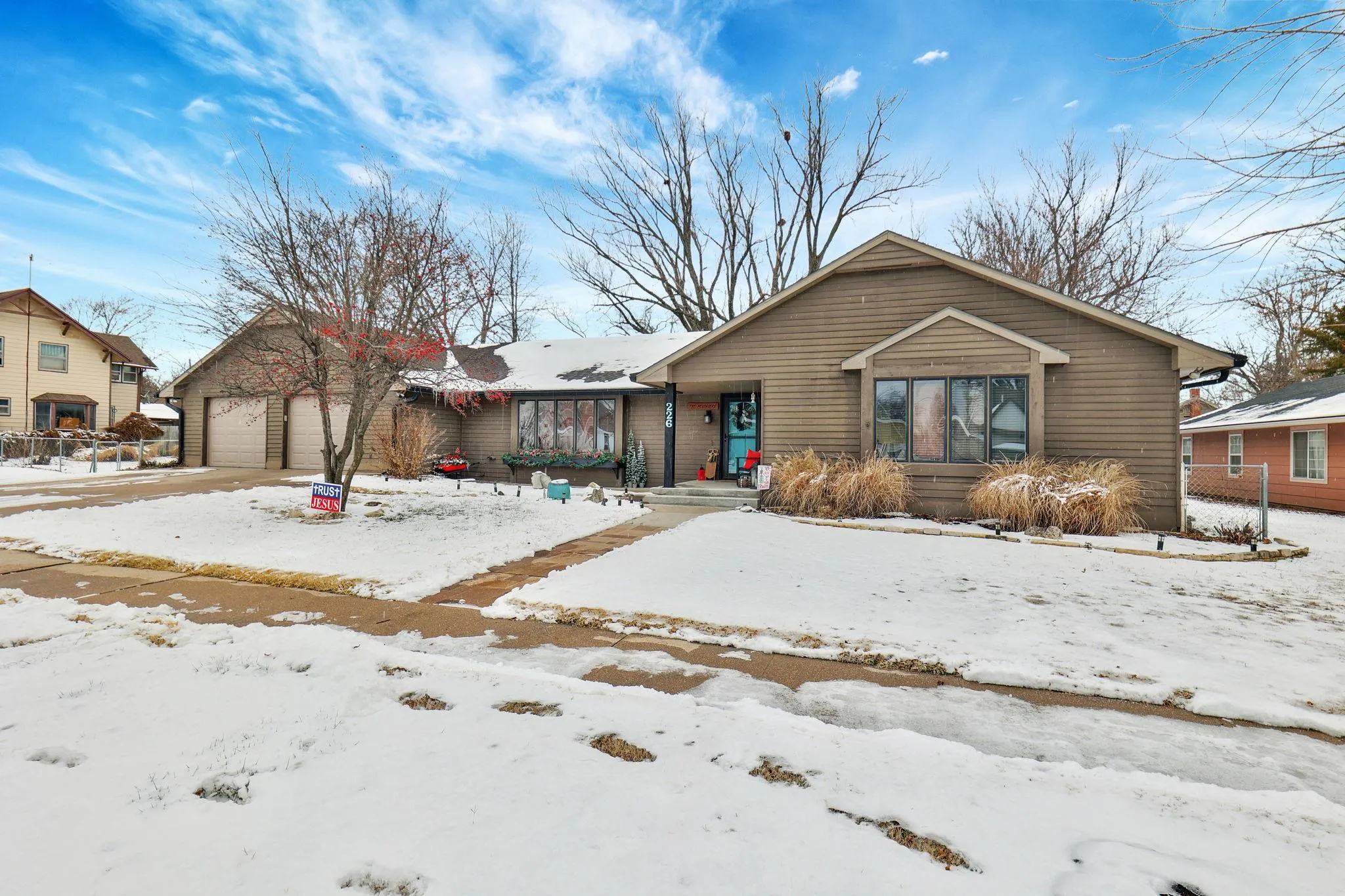 Augusta, Kansas 67010, United States, 3 Bedrooms Bedrooms, ,3 BathroomsBathrooms,Residential,Pending,16848