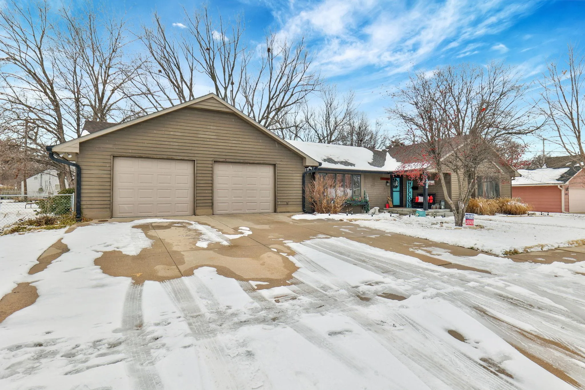 Augusta, Kansas 67010, United States, 3 Bedrooms Bedrooms, ,3 BathroomsBathrooms,Residential,Pending,16848