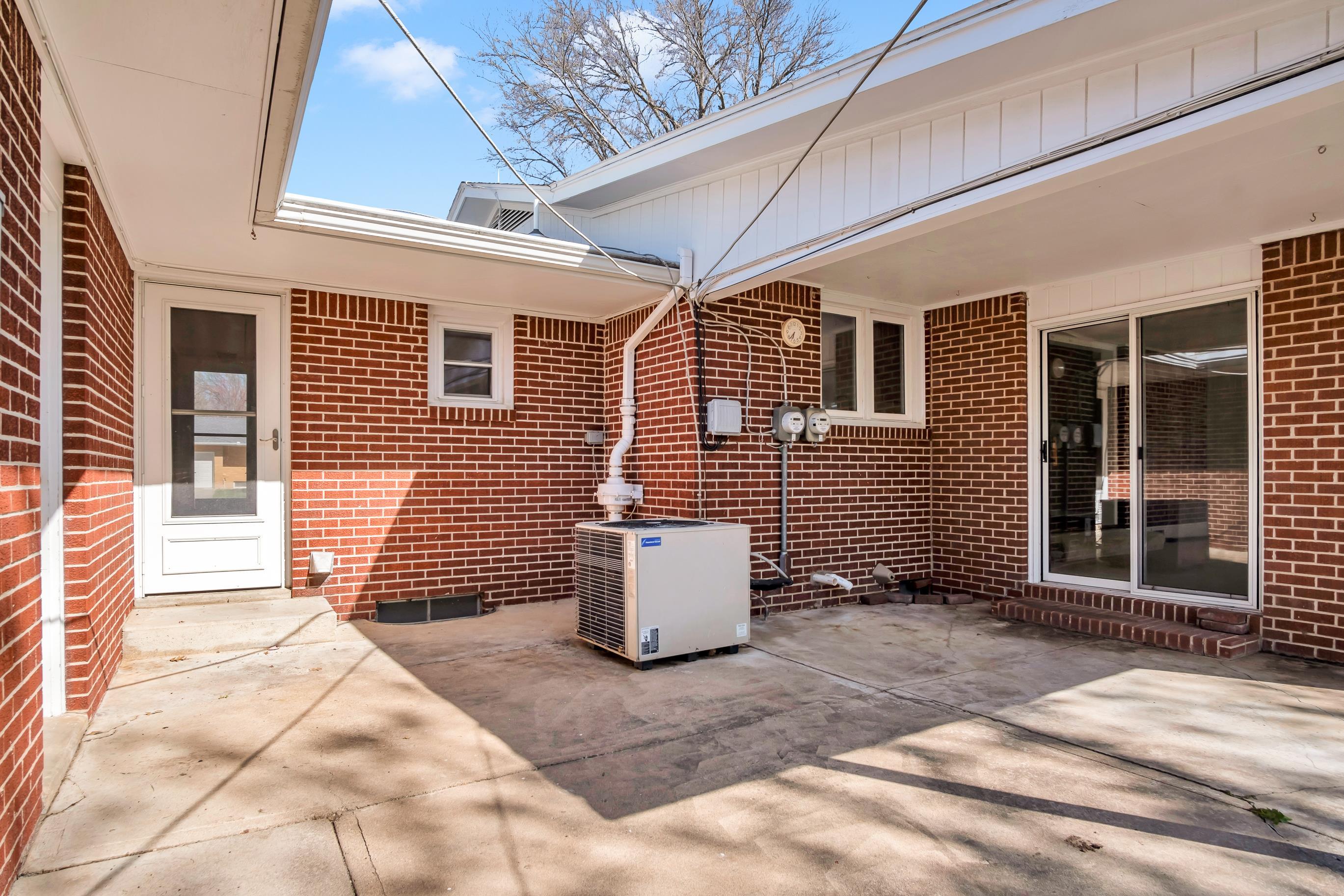 209 S College Dr, Hesston, Kansas image 31