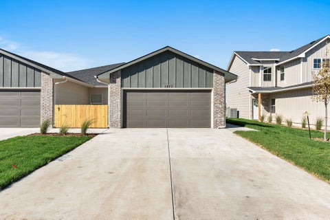 Multifamily For Sale - 160 & 162 N Gowen St<br/> Sedgwick County, Goddard, KS 67052