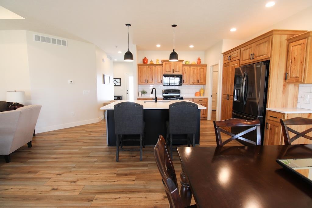 2749 Wet Stone Dr, Salina, Kansas image 9