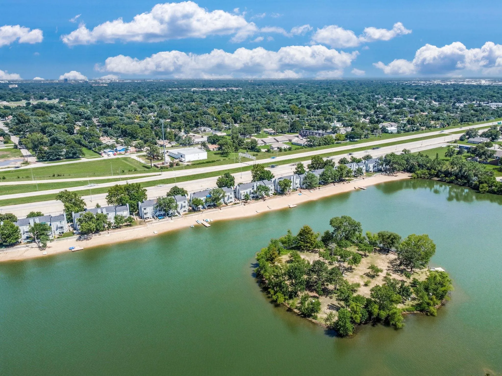 Wichita, Kansas 67212, United States, 1 Bedroom Bedrooms, ,2 BathroomsBathrooms,Residential,Active,179240