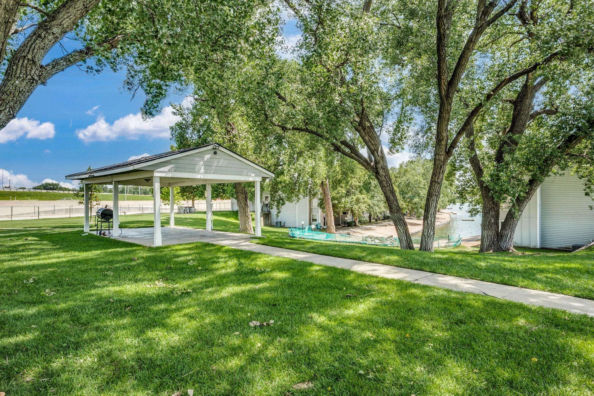 Wichita, Kansas 67212, United States, 1 Bedroom Bedrooms, ,2 BathroomsBathrooms,Residential,Active,179240